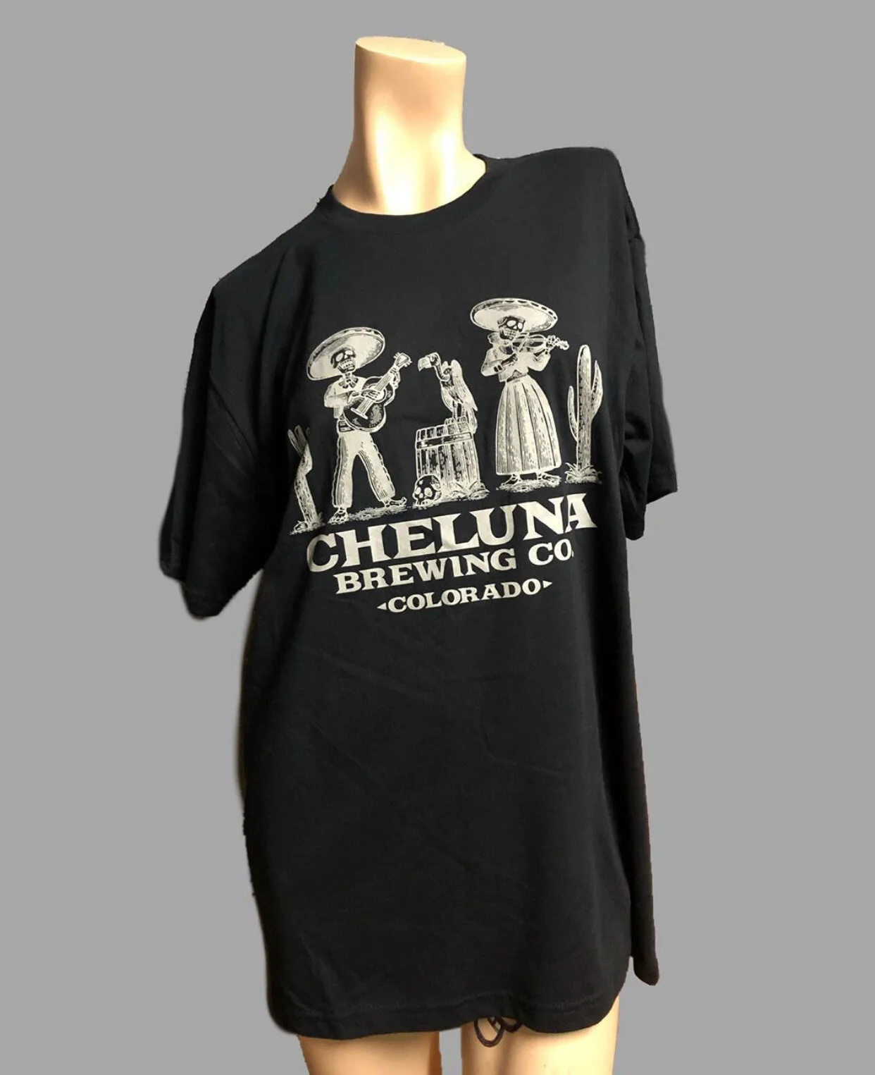 Cheluna Brewing Co Colorado screen printed t-shirt skeleton mariachi